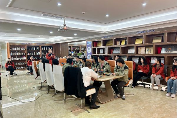 Usposabljanje o izdelkih in poslovnih veščinah sunnex v pisarni Shenzhen